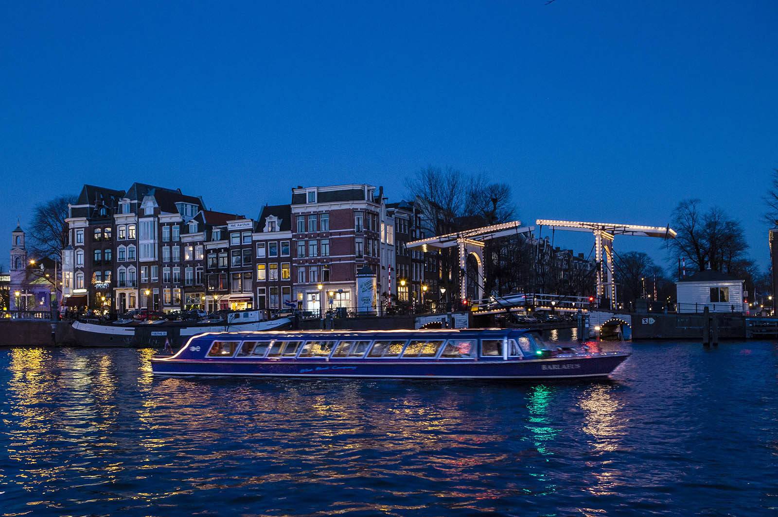 amsterdam boat tour night