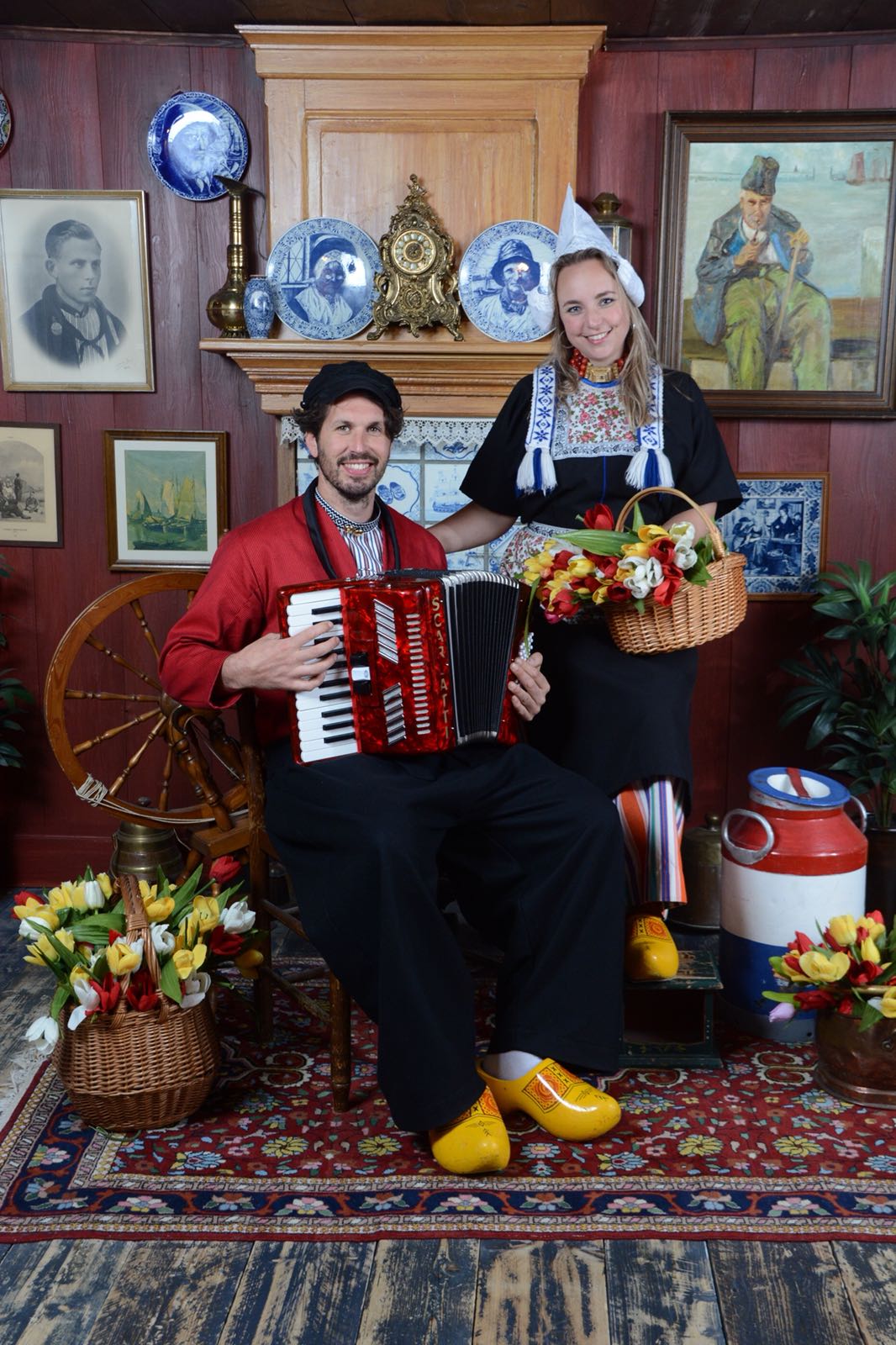 Picture in traditional Volendam costume | Amsterdam Canal Cruises | € 8,50